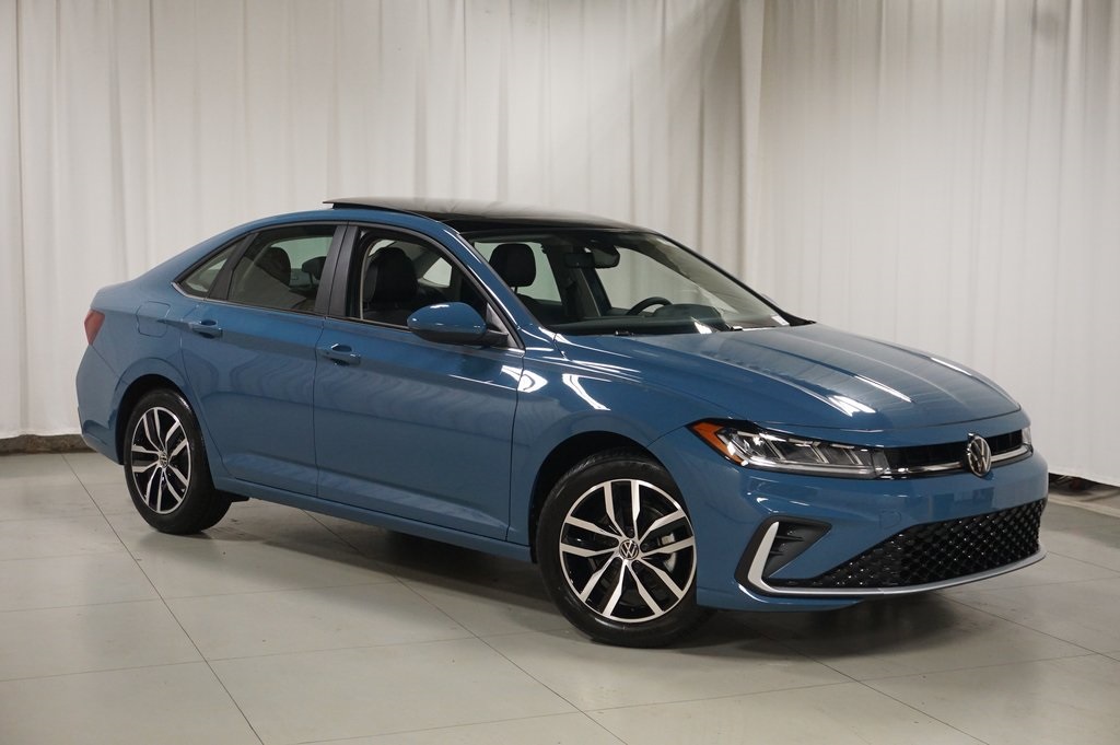 2026 Volkswagen Jetta 1.5T SE photo 2