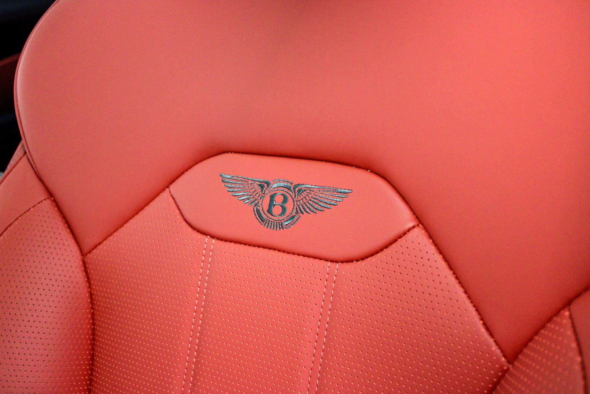2024 Bentley Bentayga EWB photo 14