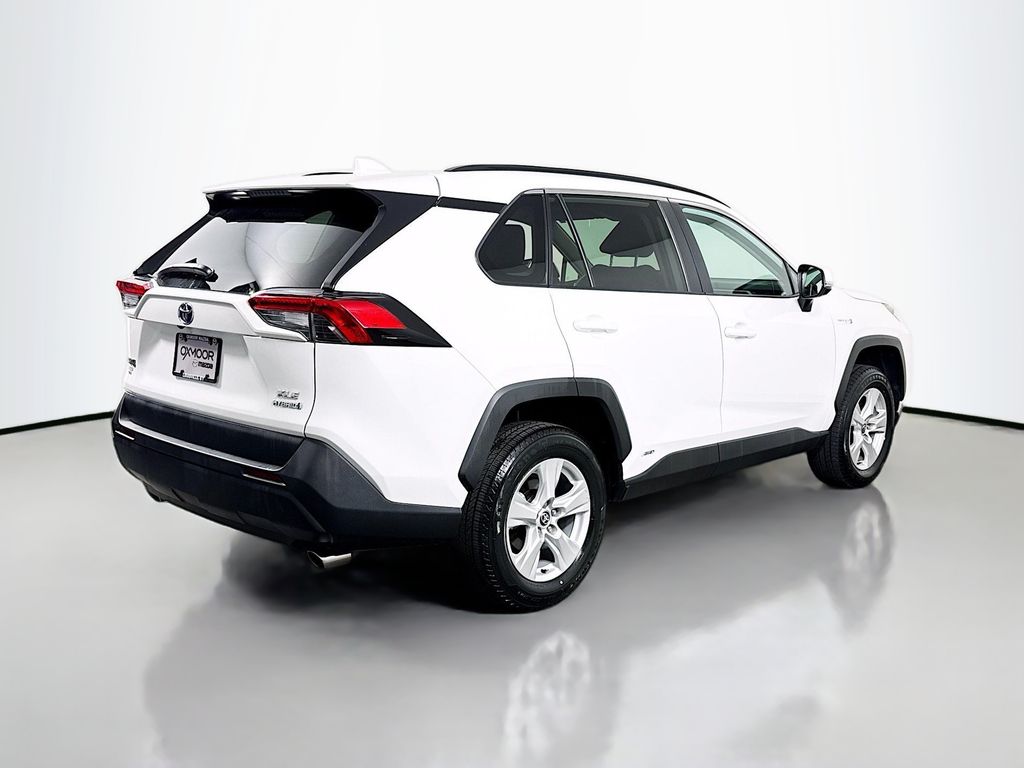 2021 Toyota RAV4 Hybrid XLE photo 6