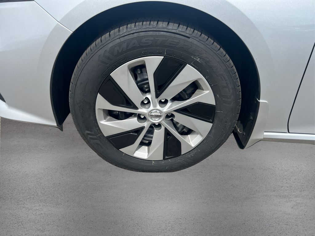 2022 Nissan Altima 2.5 S photo 12