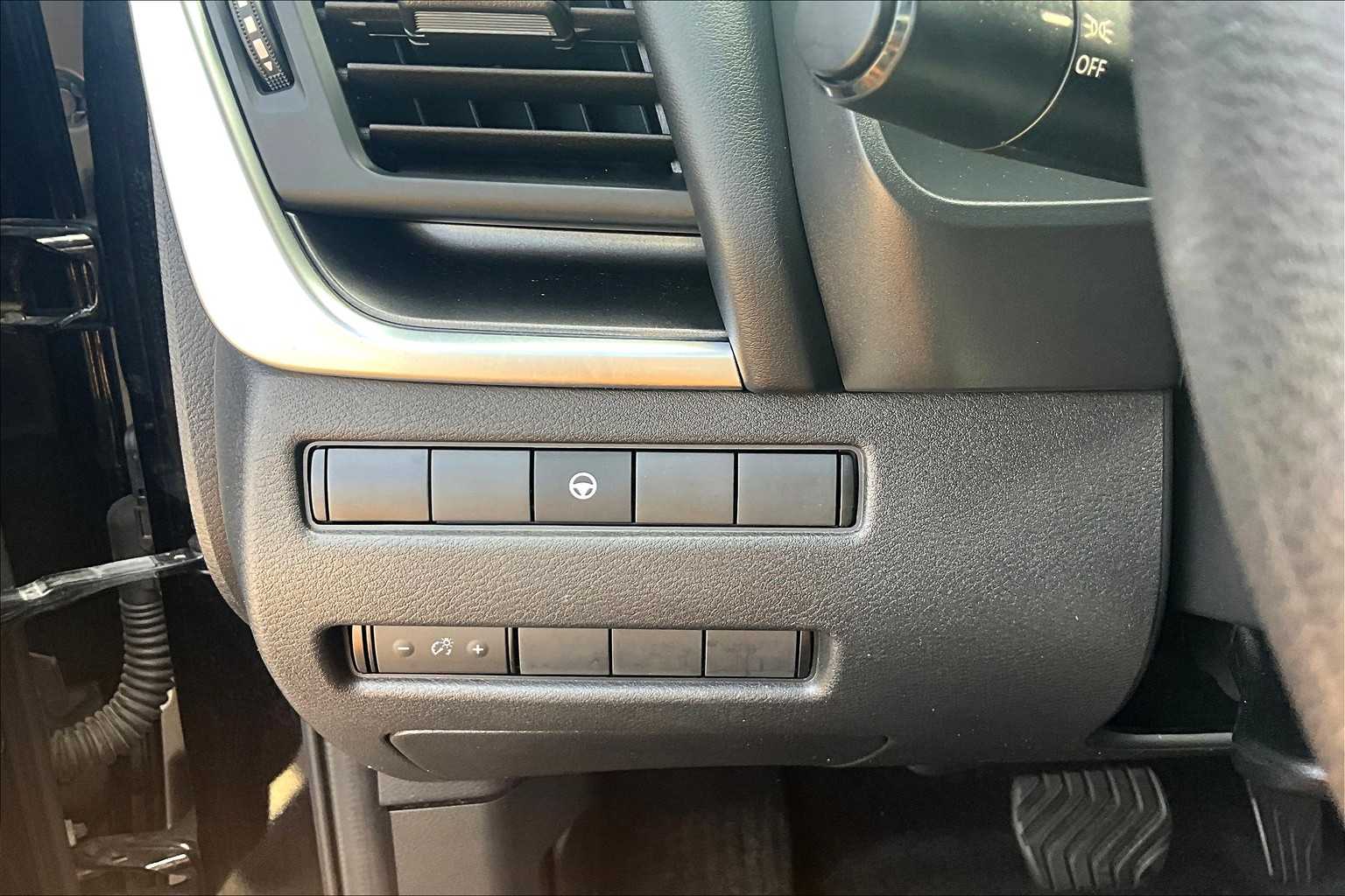 2023 Nissan Rogue SV photo 31