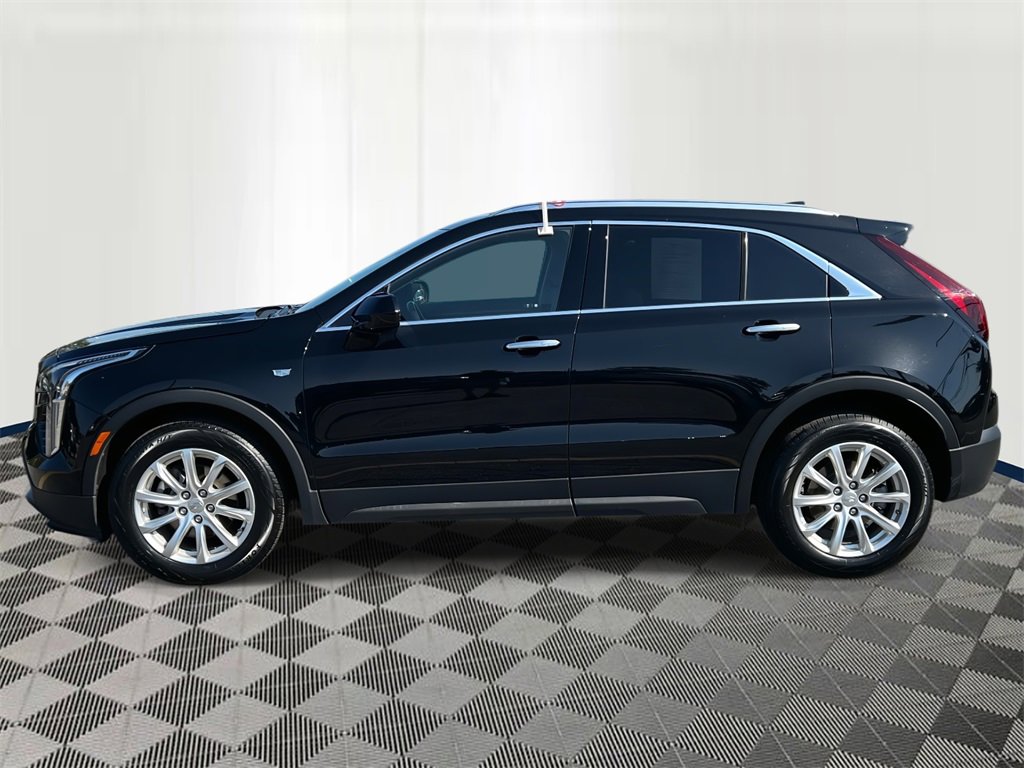 2023 Cadillac XT4 Luxury photo 2