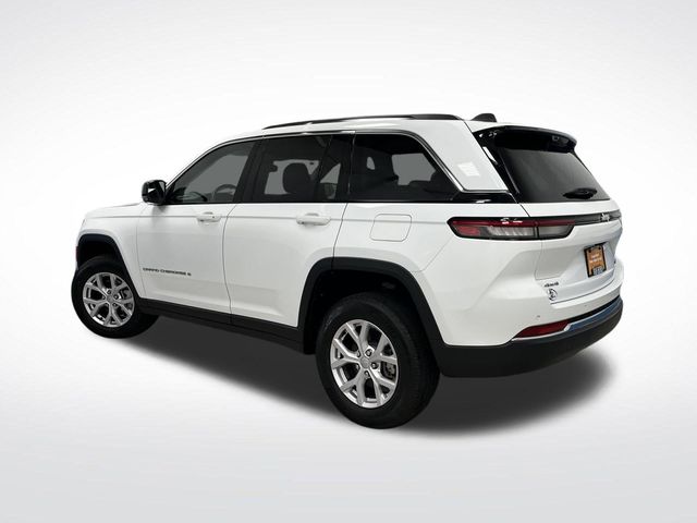 2022 Jeep Grand Cherokee Limited photo 2