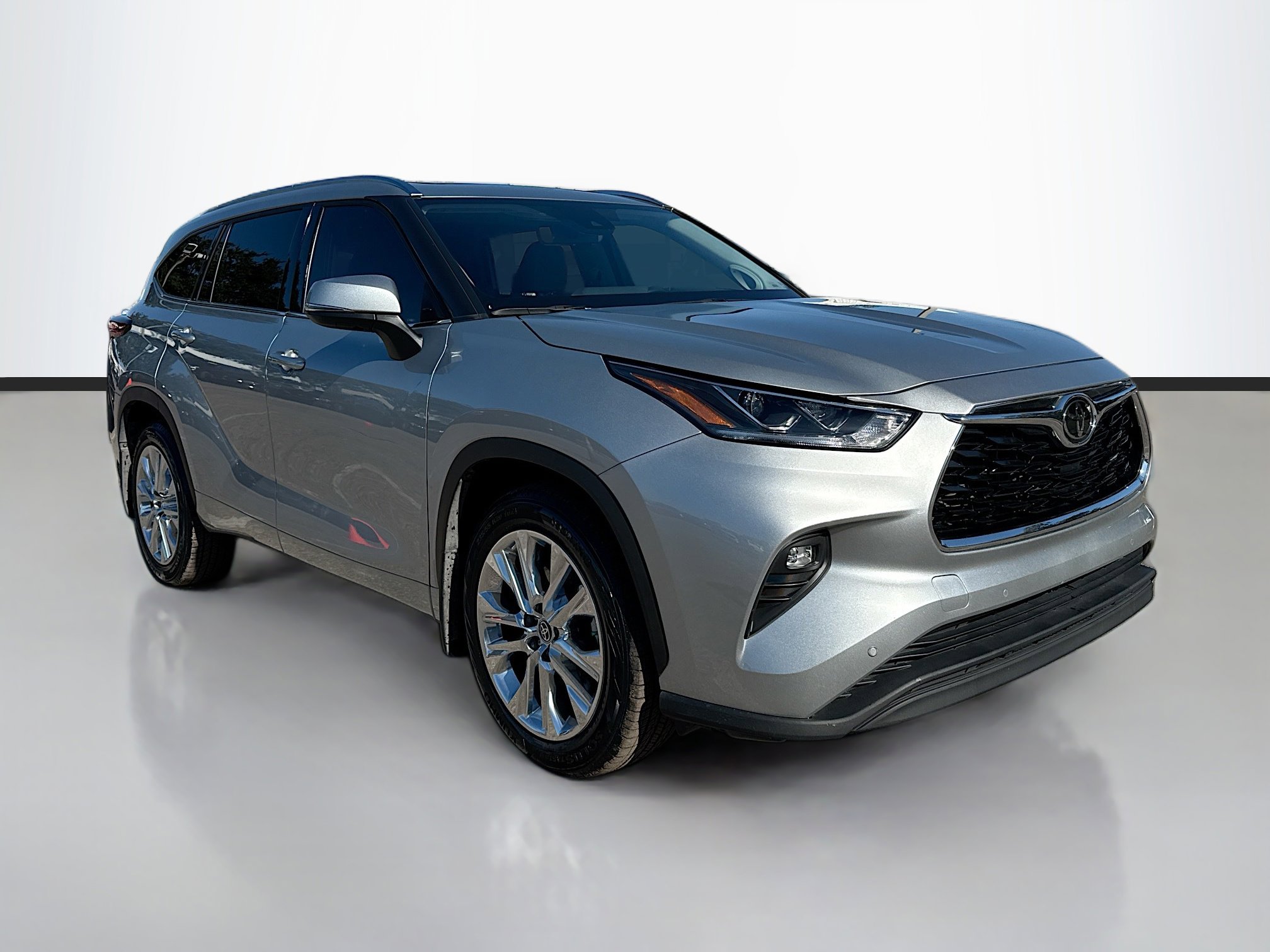2023 Toyota Highlander Limited's photo