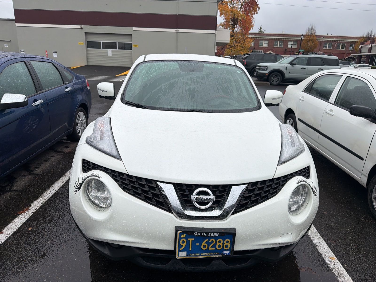 2016 Nissan Juke SL photo 2