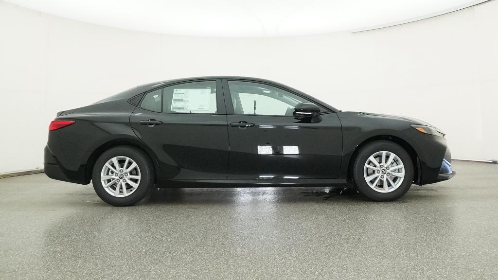 2025 Toyota Camry LE photo 26