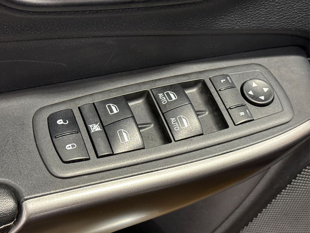 2021 Jeep Cherokee Latitude Lux photo 25