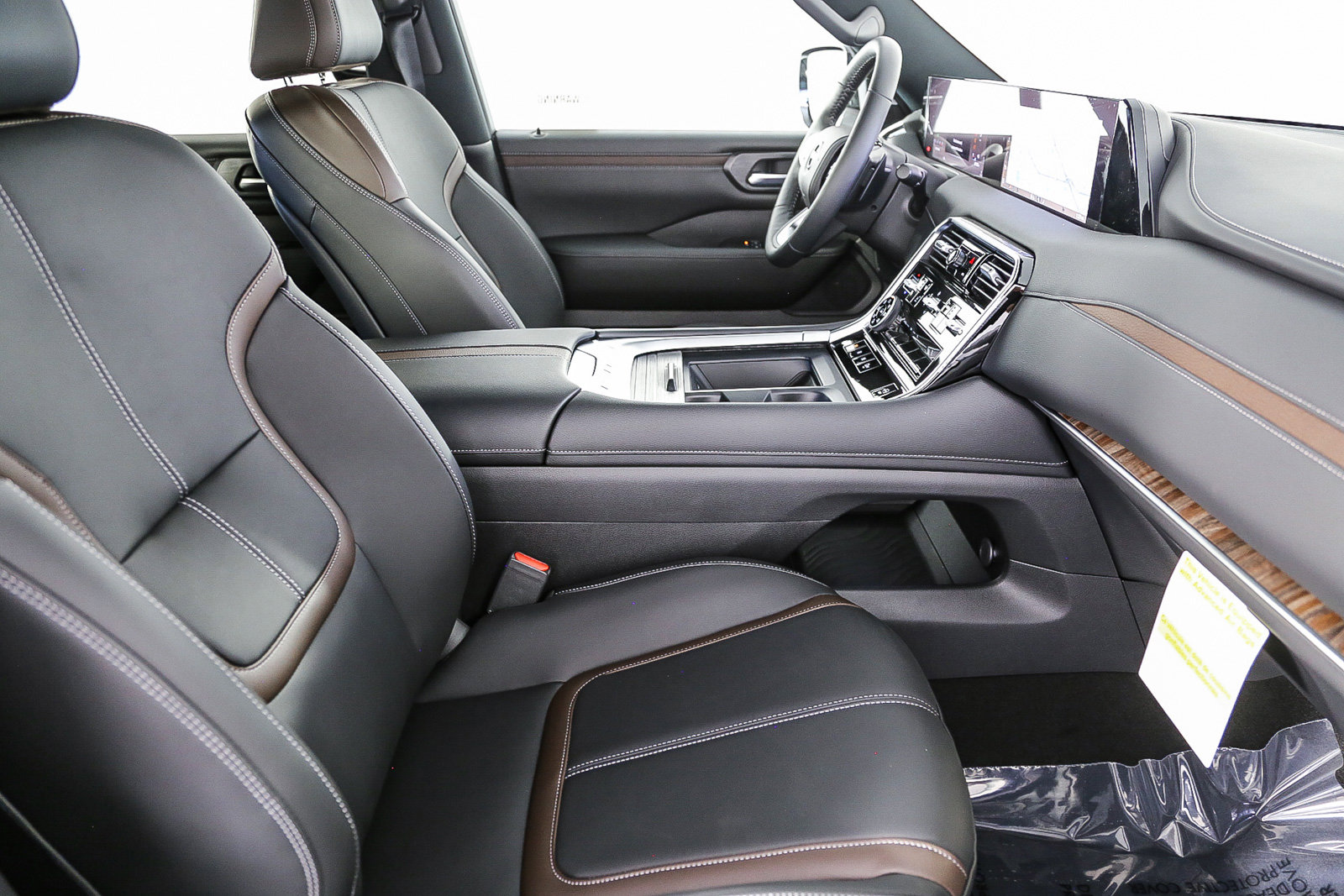 2025 Nissan Armada SL photo 16