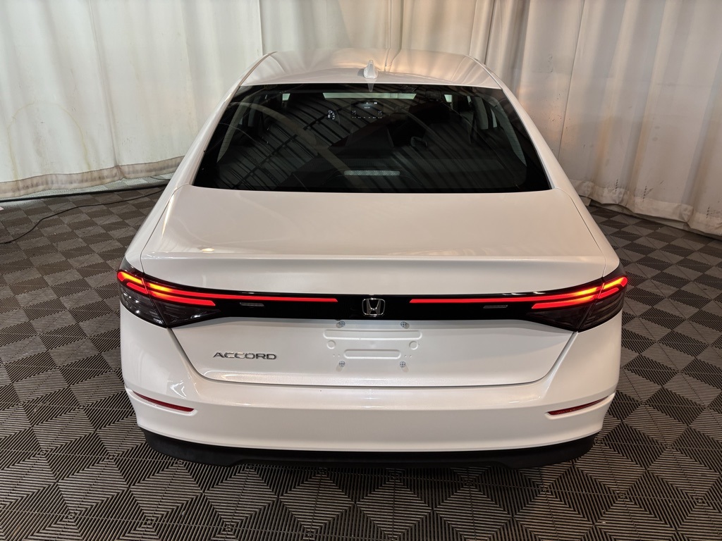 2023 Honda Accord LX photo 5