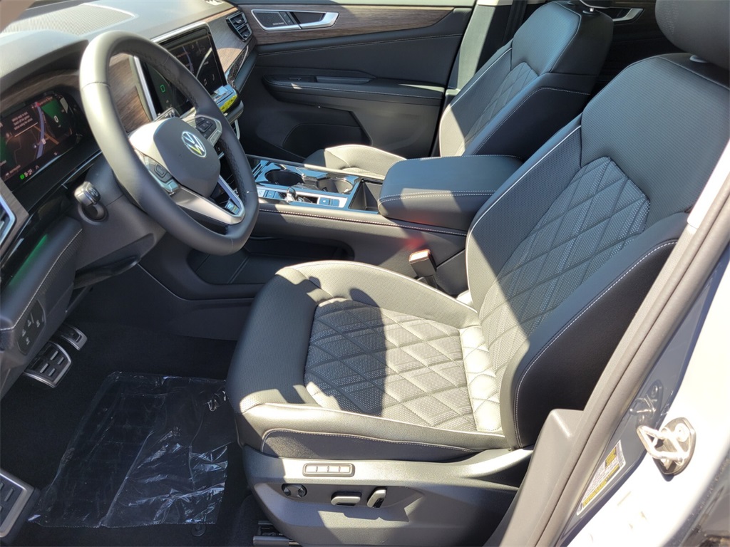 2026 Volkswagen Atlas SEL Premium R-Line photo 3