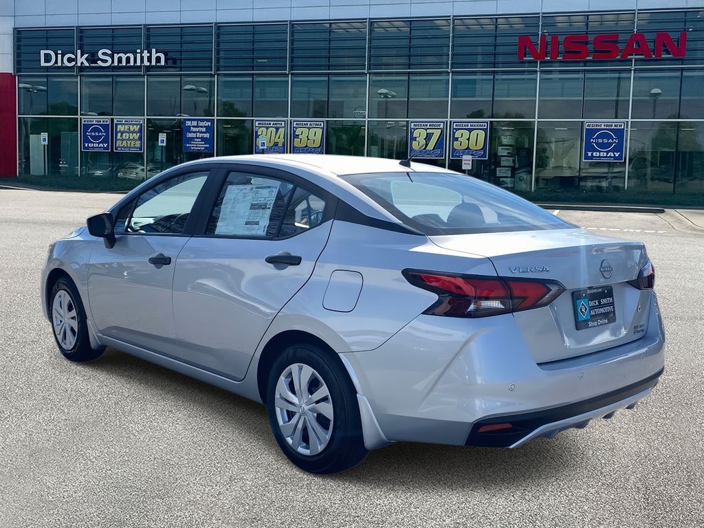 2025 Nissan Versa S photo 3