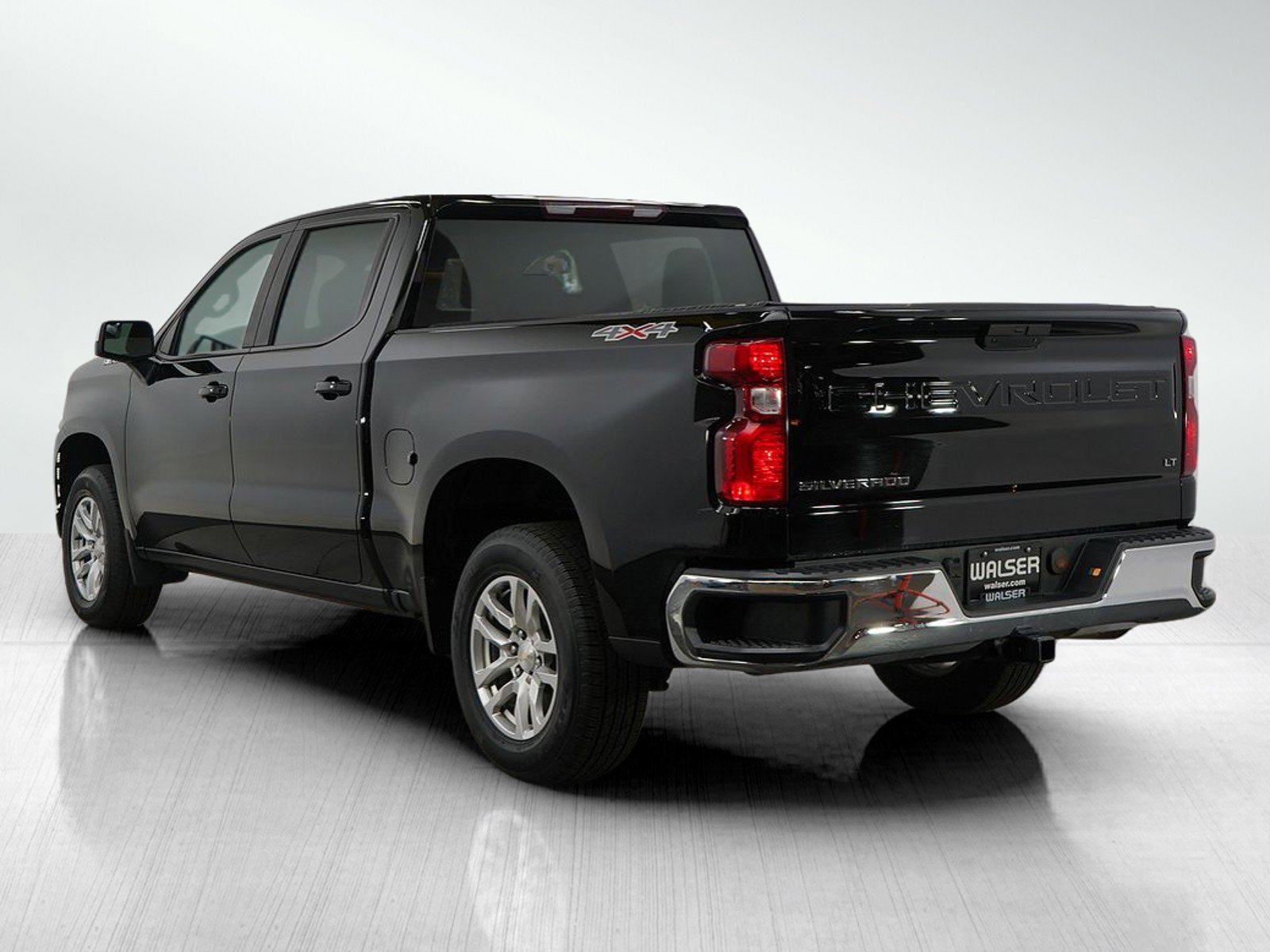 2019 Chevrolet Silverado 1500 LT photo 2