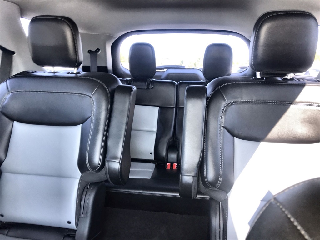2023 Ford Explorer XLT photo 21