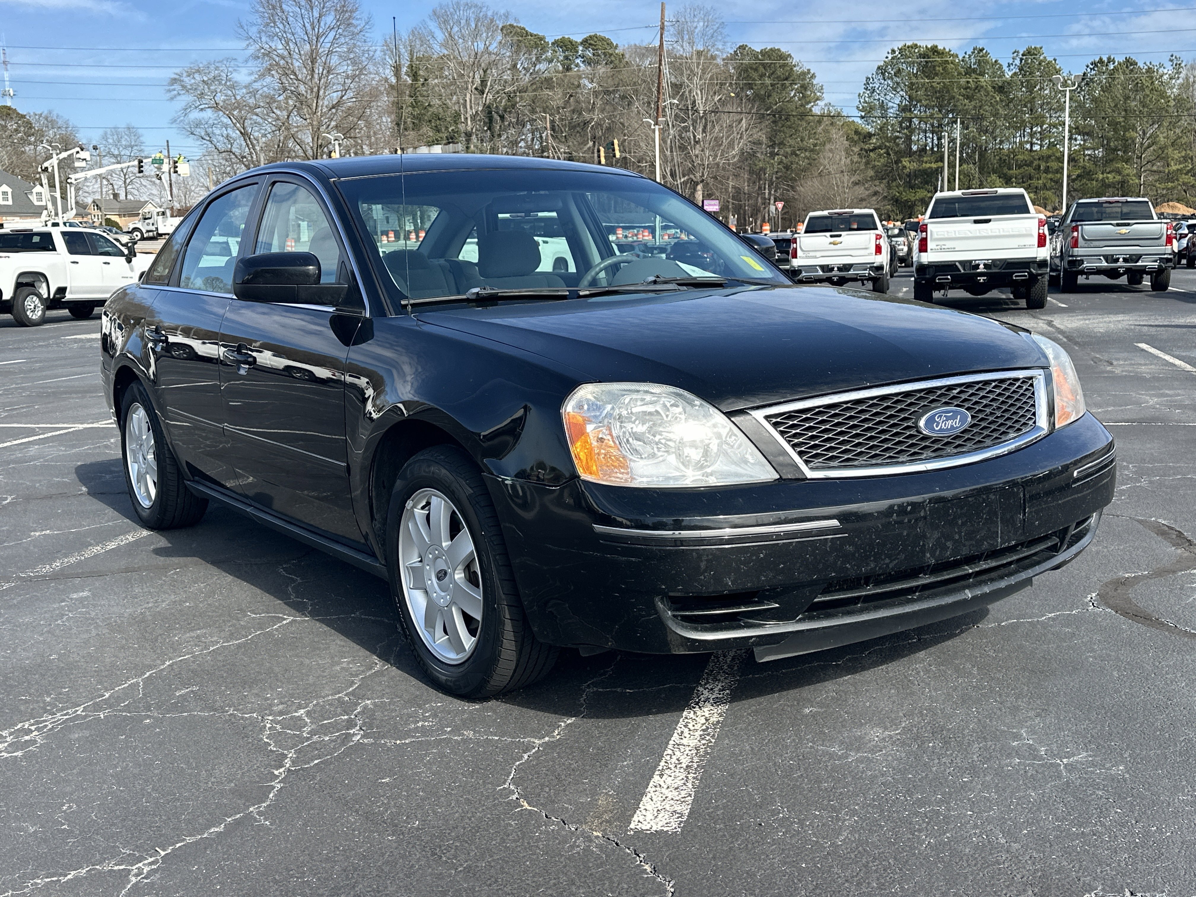 Used 2005 Ford Five Hundred SE with VIN 1FAFP23175G169572 for sale in Carrollton, GA