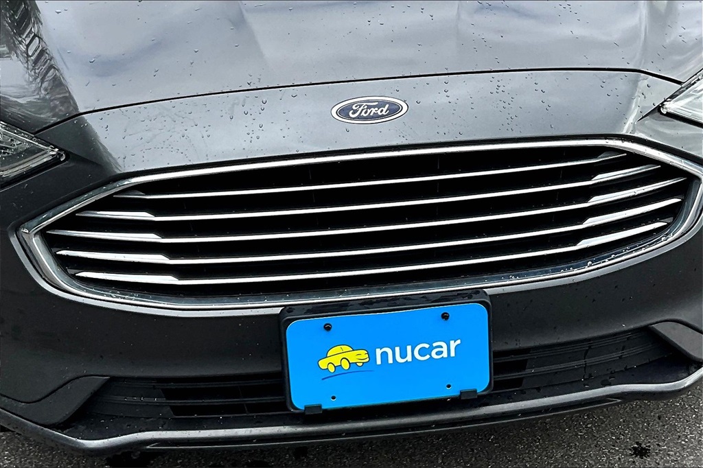 2020 Ford Fusion SE photo 31