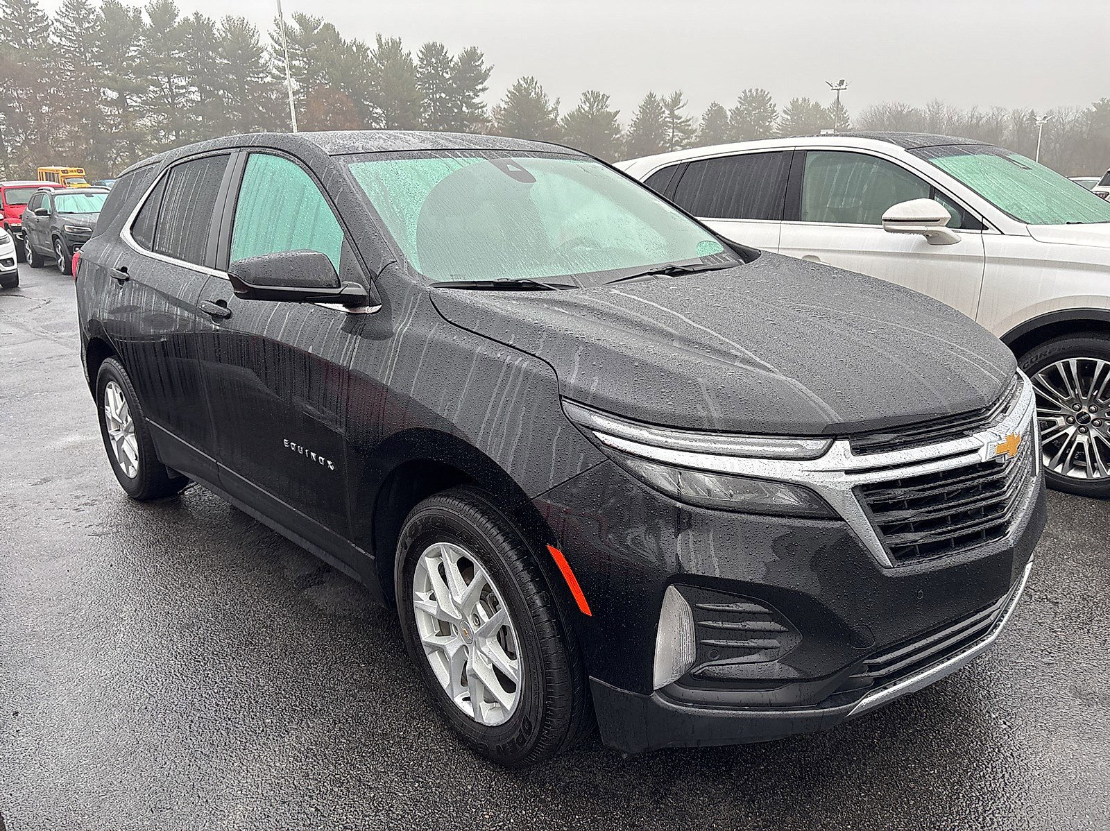 2022 Chevrolet Equinox LT photo 3