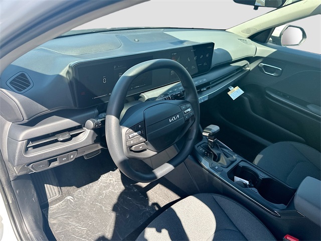 2025 Kia K4 LXS photo 9