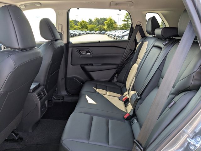 2025 Nissan Rogue SV photo 10