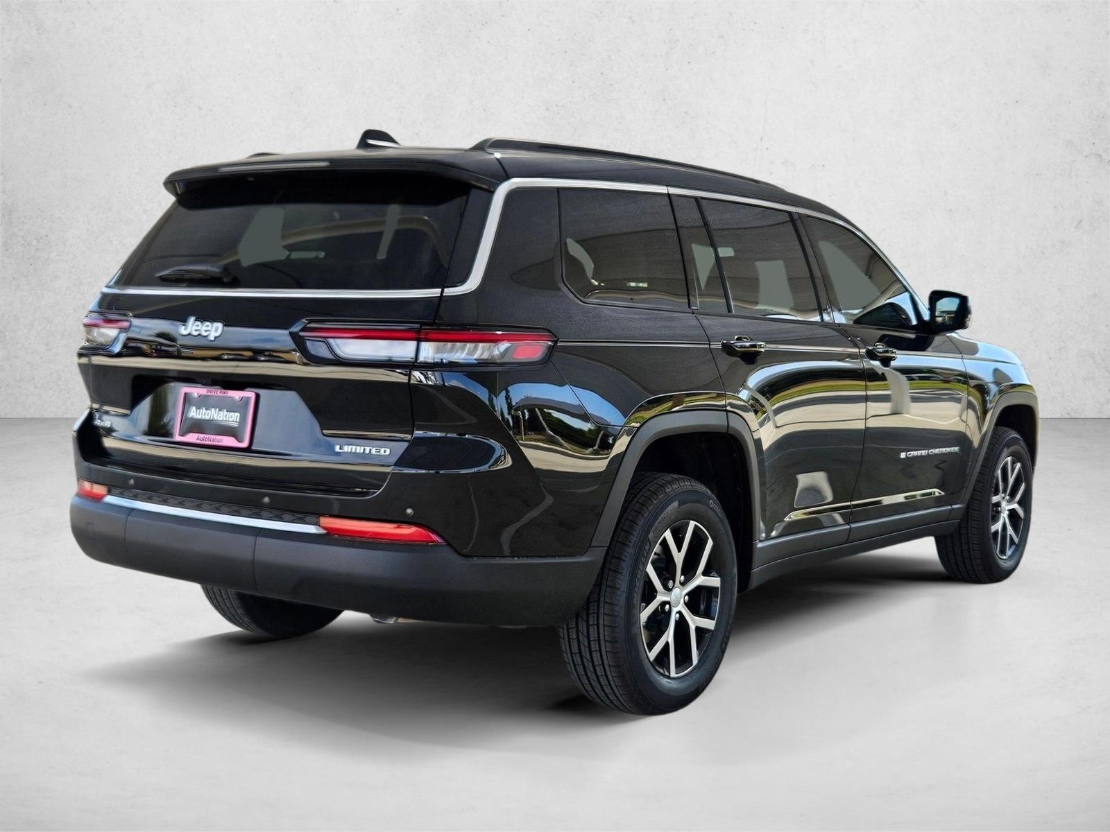 2025 Jeep Grand Cherokee Limited photo 2