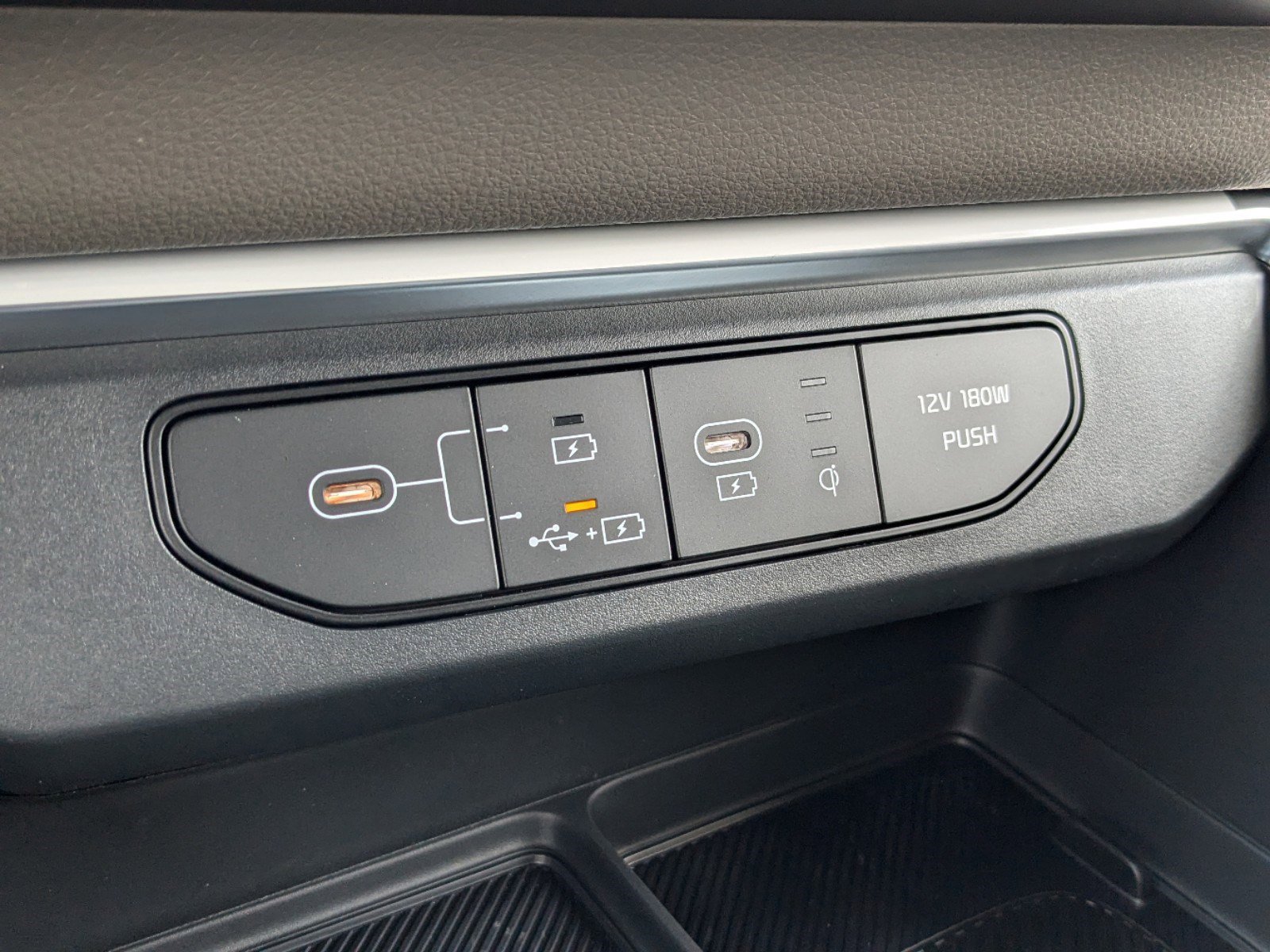 2025 Kia Carnival EX photo 24