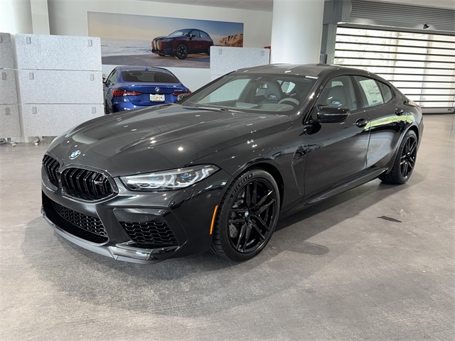 2025 Bmw M8 Competition photo 3