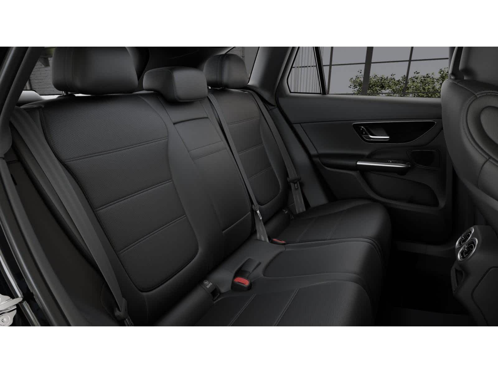 2025 Mercedes Benz GLC 300 photo 4