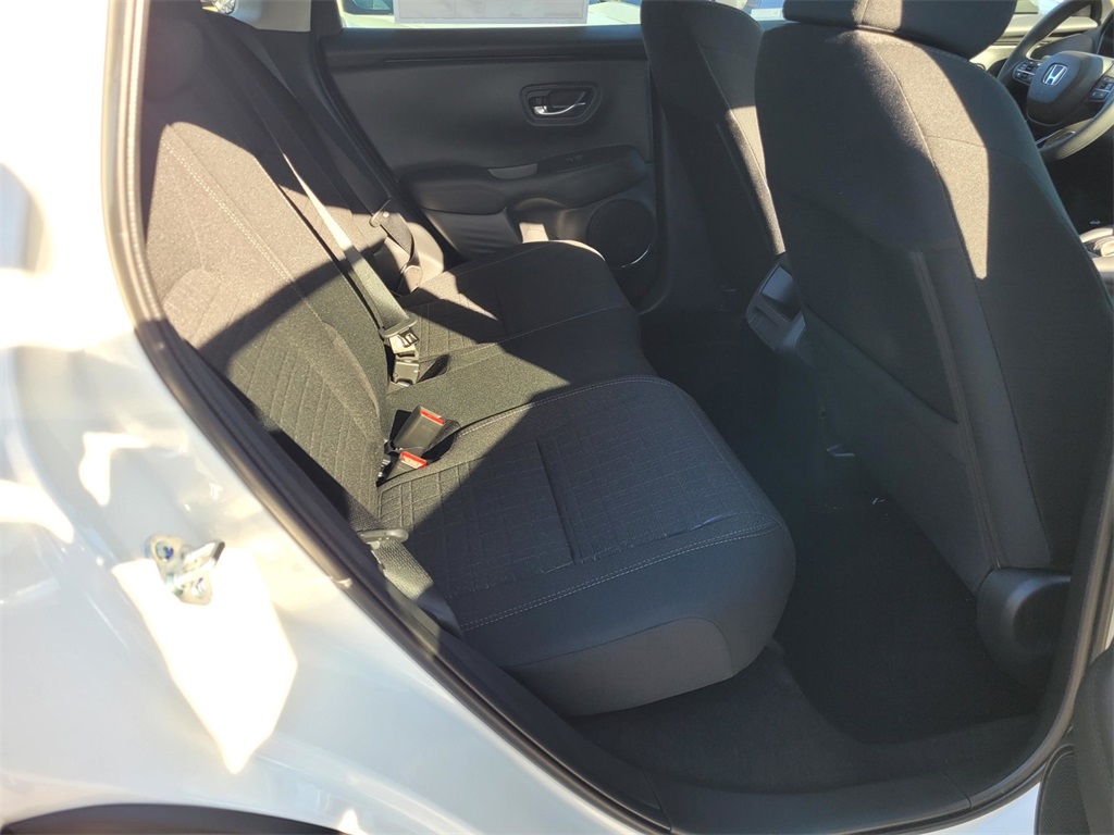 2026 Honda HR-V LX photo 16