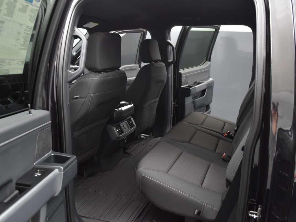 2025 Ford F-150 XLT photo 25
