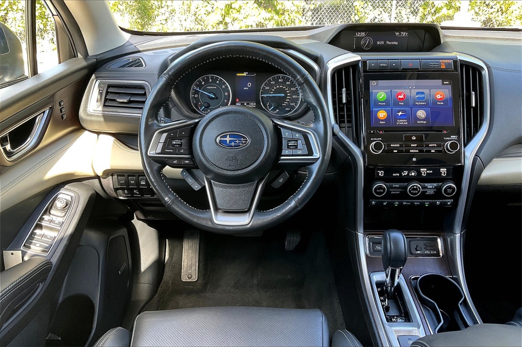 2022 Subaru Ascent Touring photo 4
