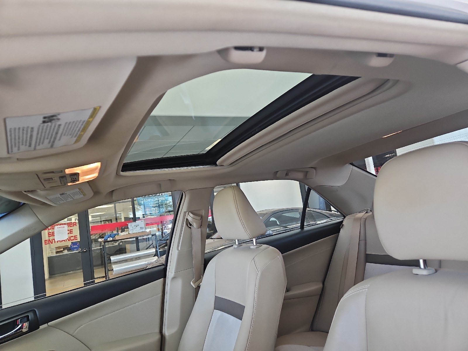 Used 2013 WHITE Toyota XLE image 26