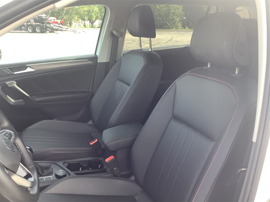 2024 Volkswagen Tiguan Wolfsburg Edition photo 12