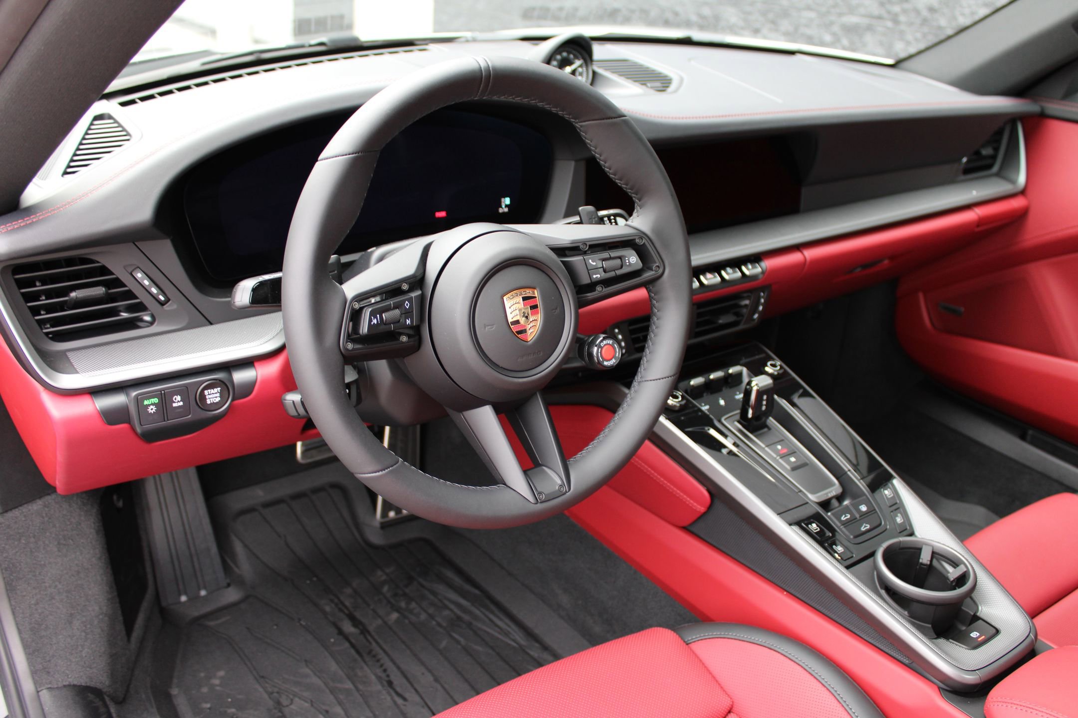 2026 Porsche 911 T photo 4