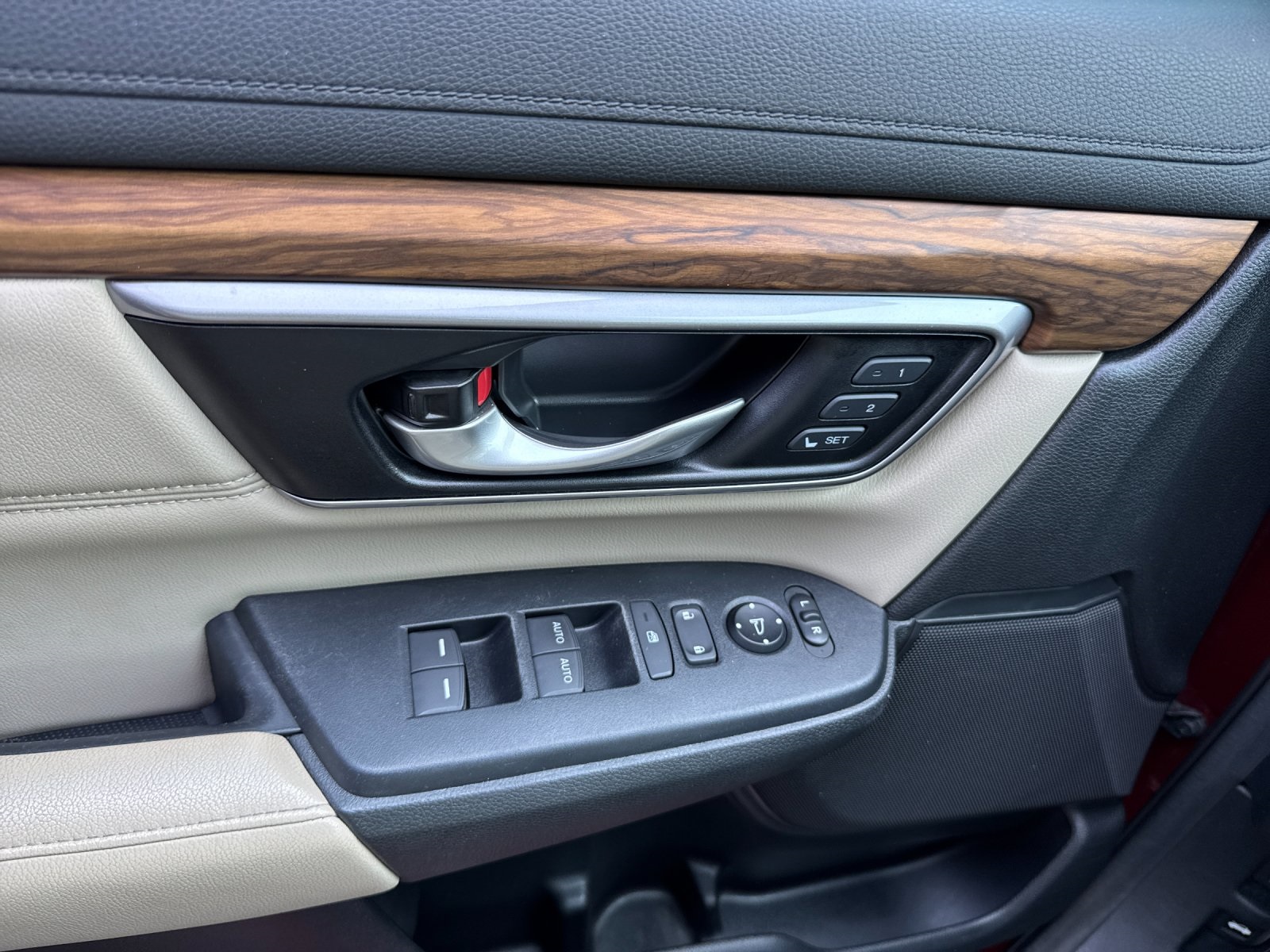 2018 Honda CR-V Touring photo 9