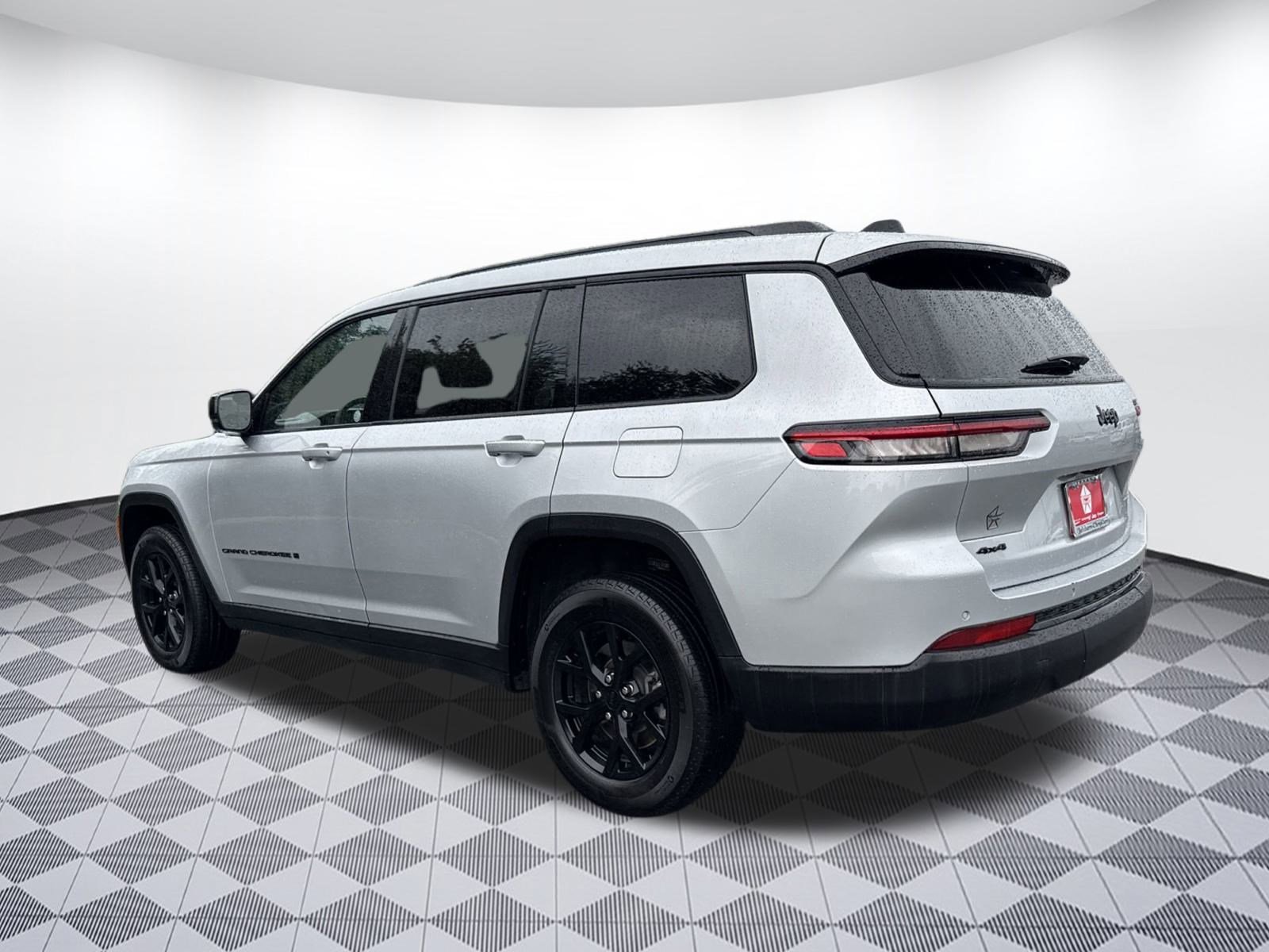 2024 Jeep Grand Cherokee Altitude photo 3