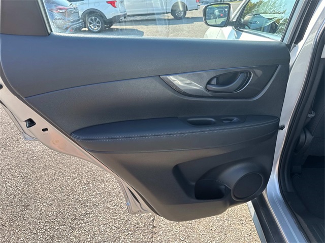 2019 Nissan Rogue S photo 10