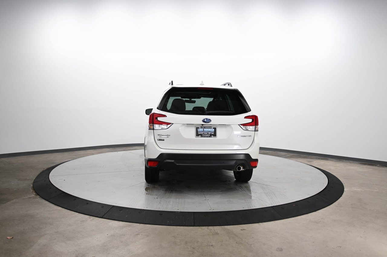 2022 Subaru Forester Limited photo 3