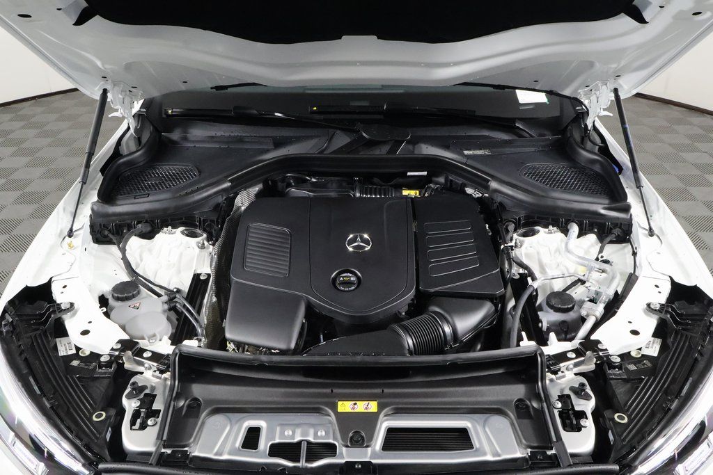 2026 Mercedes Benz GLC 300 photo 6