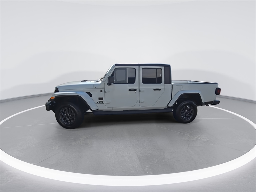 2022 Jeep Gladiator Altitude photo 4