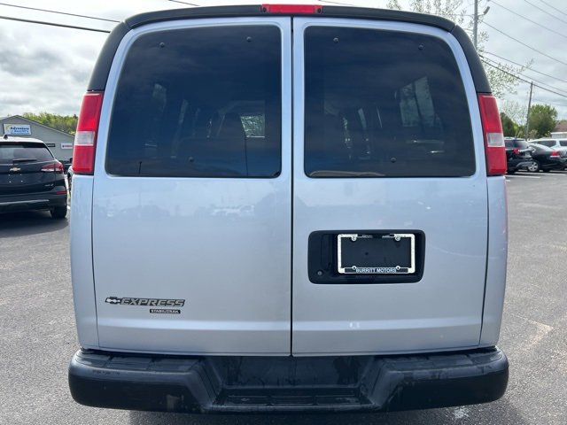 2016 Chevrolet Express Passenger 2500 LS photo 5