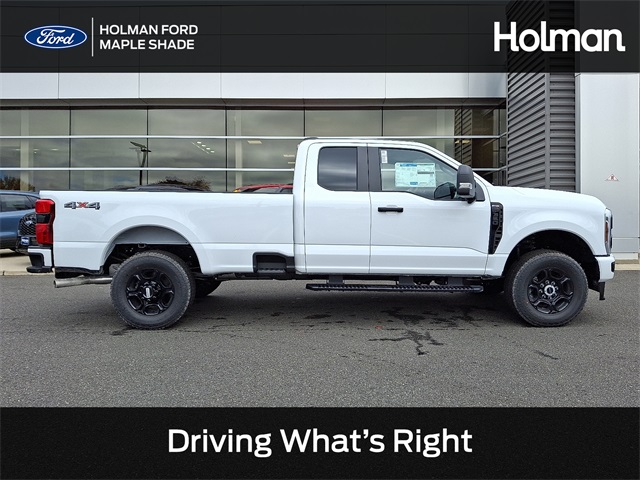 2025 Ford F-350 Super Duty XL's photo