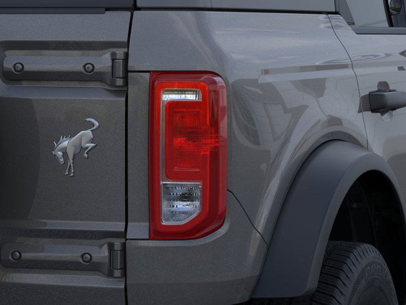 2025 Ford Bronco Base photo 19