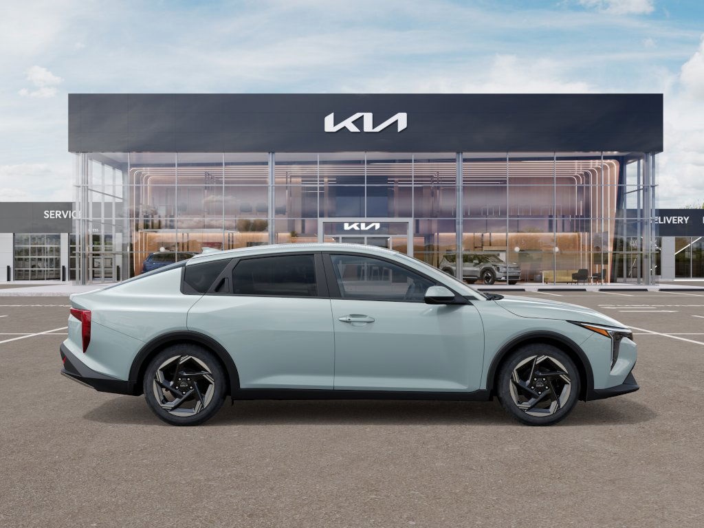 2025 Kia K4 EX photo 7