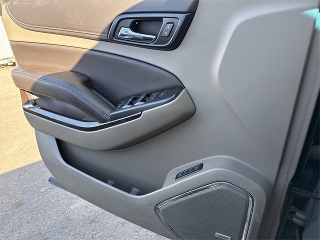 2018 Chevrolet Suburban LT photo 16