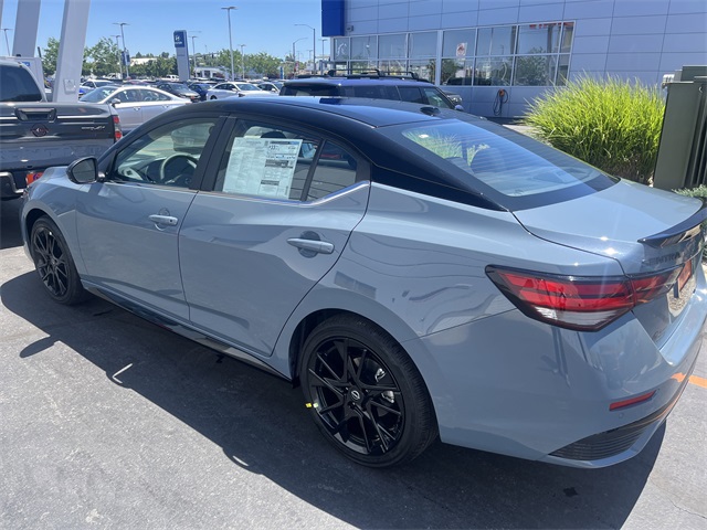 2025 Nissan Sentra SR Midnight Edition photo 2