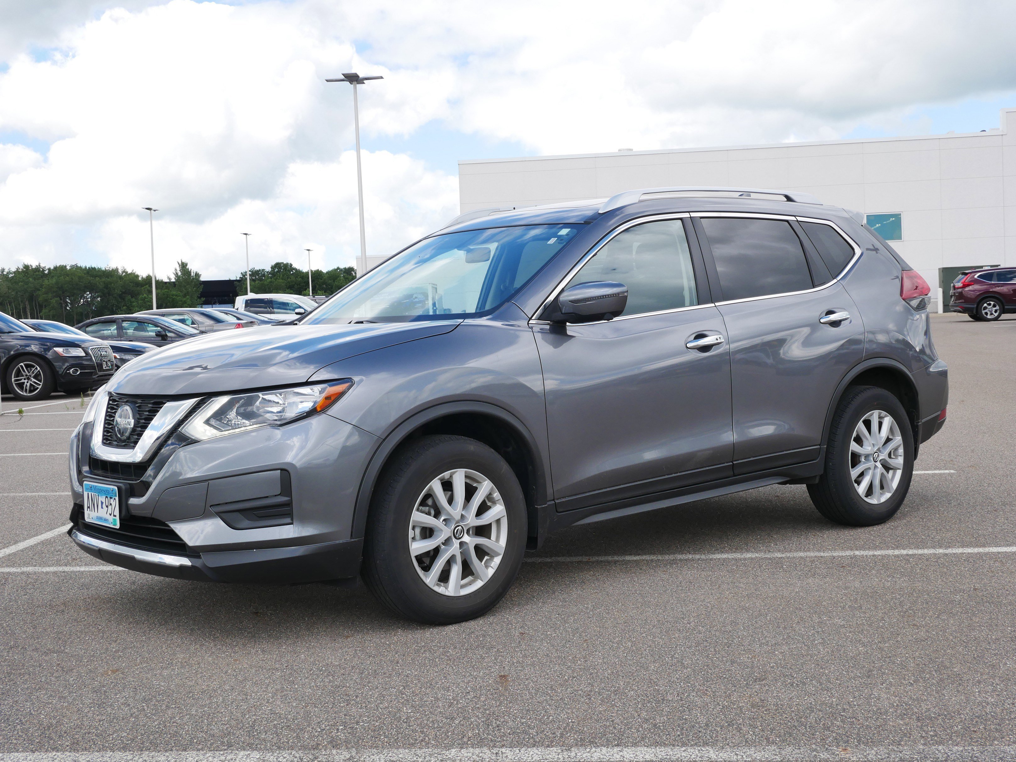 Used 2018 Nissan Rogue SV with VIN JN8AT2MVXJW344144 for sale in Waite Park, Minnesota