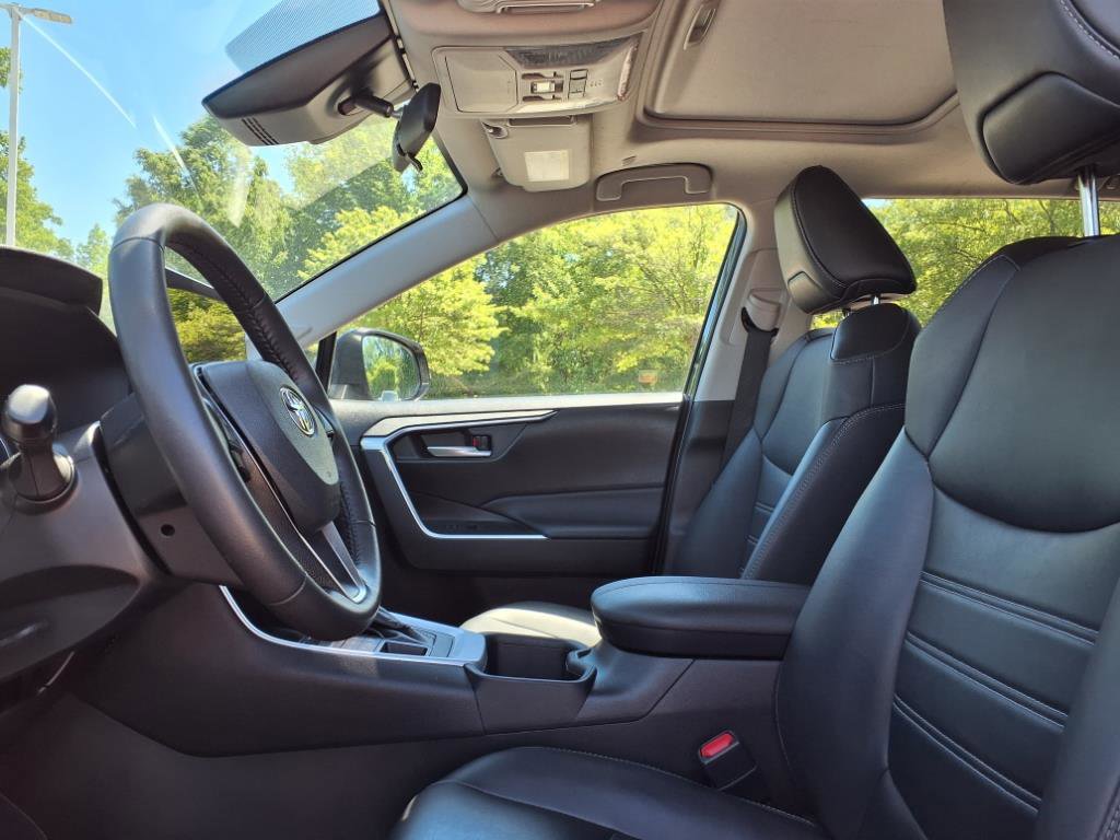 2024 Toyota RAV4 XLE Premium photo 10
