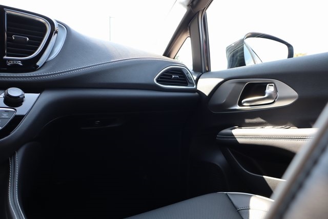 2026 Chrysler Pacifica Limited S Appearance photo 44