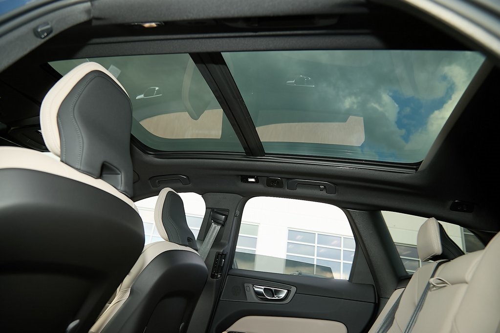 2026 VOLVO XC60 - Image 20