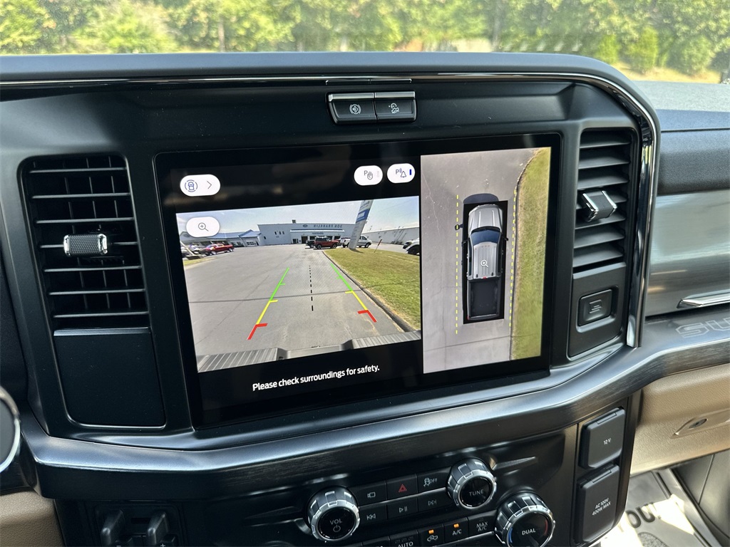 2026 Ford F-250 Lariat photo 16