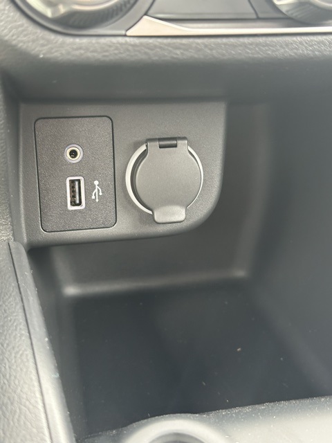 2025 Nissan Kicks Play S photo 17